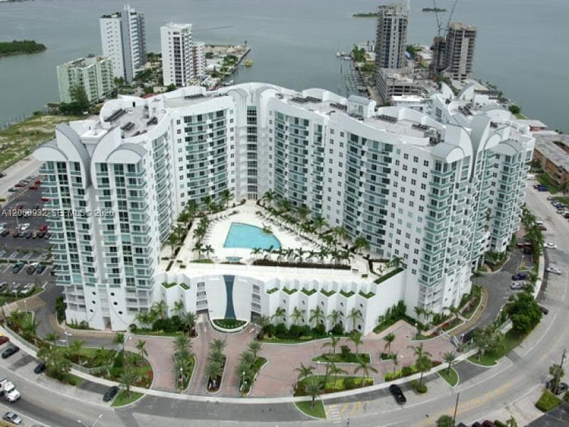 7900 Harbor Island Dr 608 photo 12