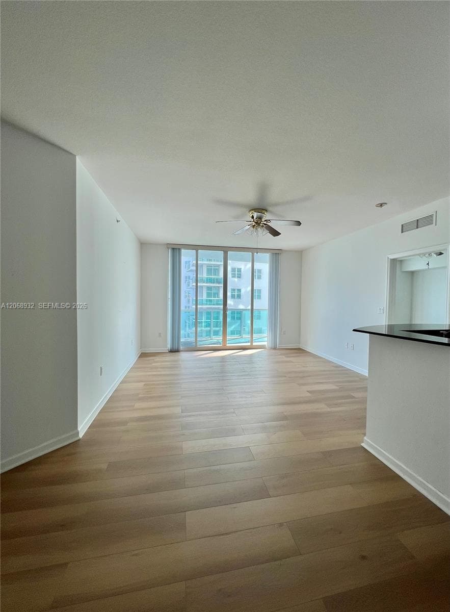 7900 Harbor Island Dr 608 photo 10