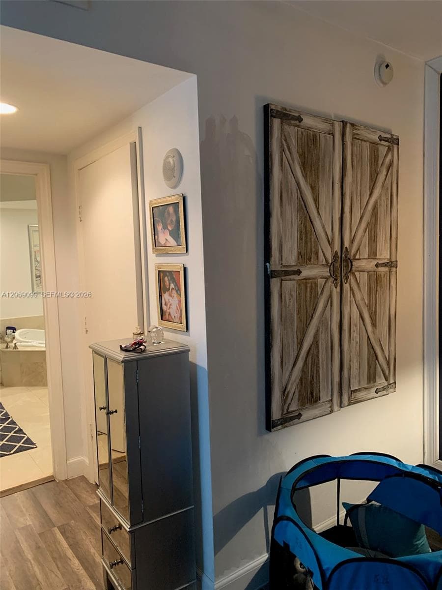 15051 Royal Oaks Ln 1005 photo 2