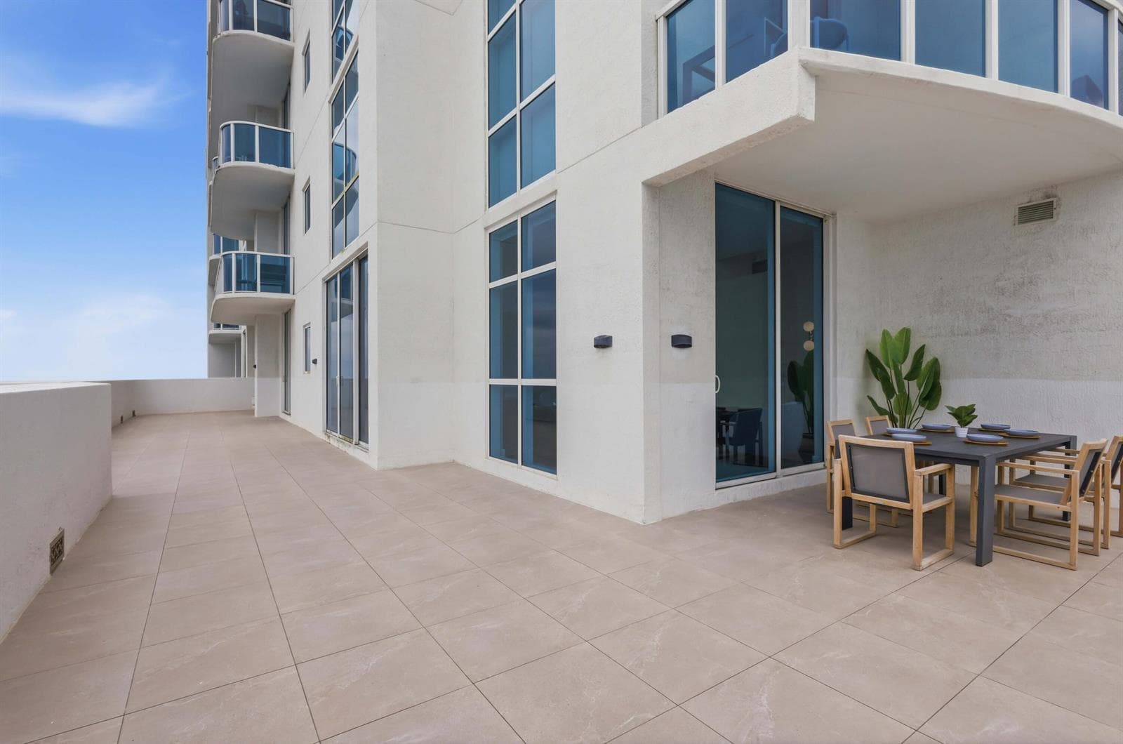 1945 S OCEAN Drive 2408 photo 6