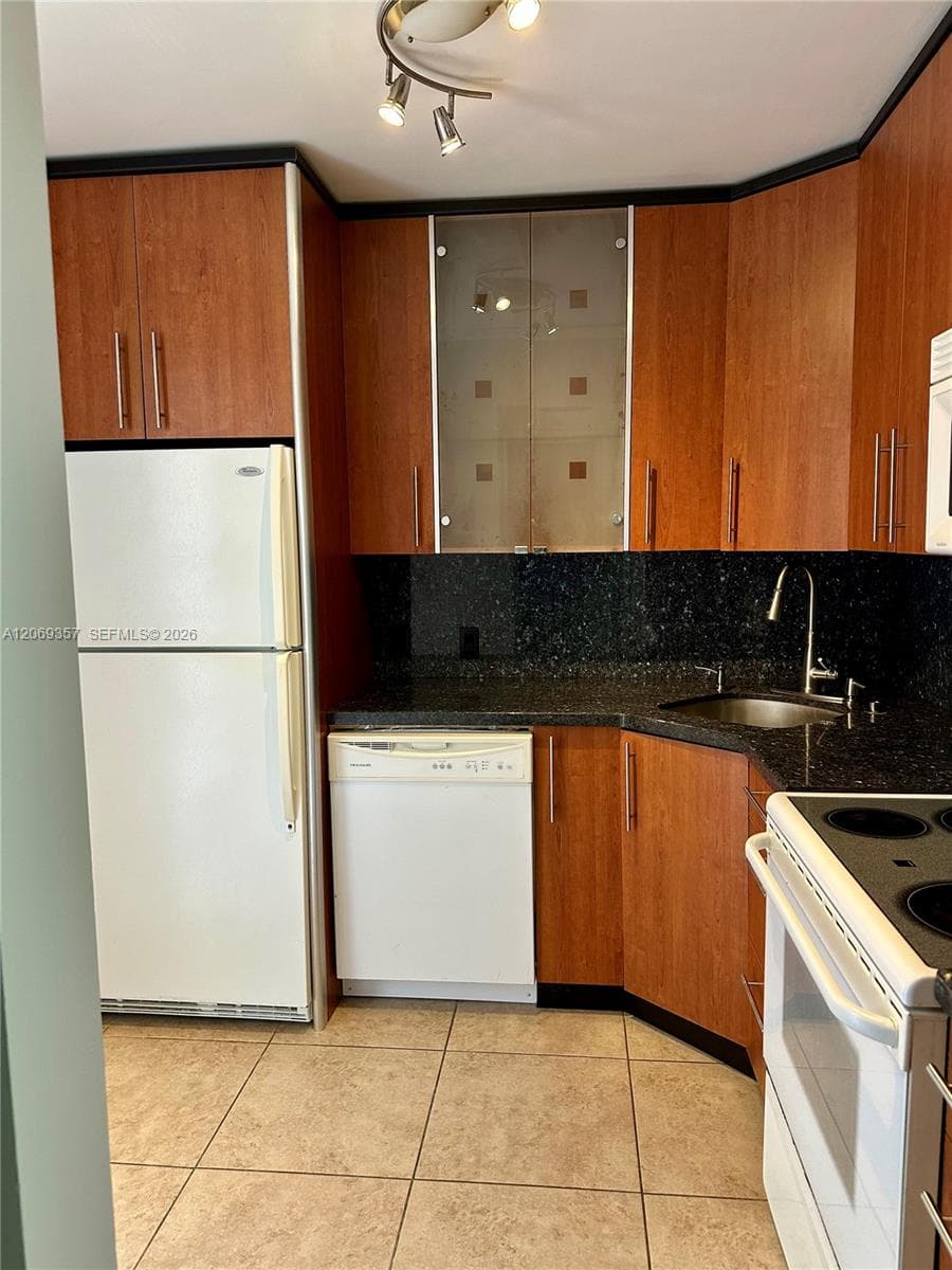 3401 N Country Club Dr EI-216 photo 7