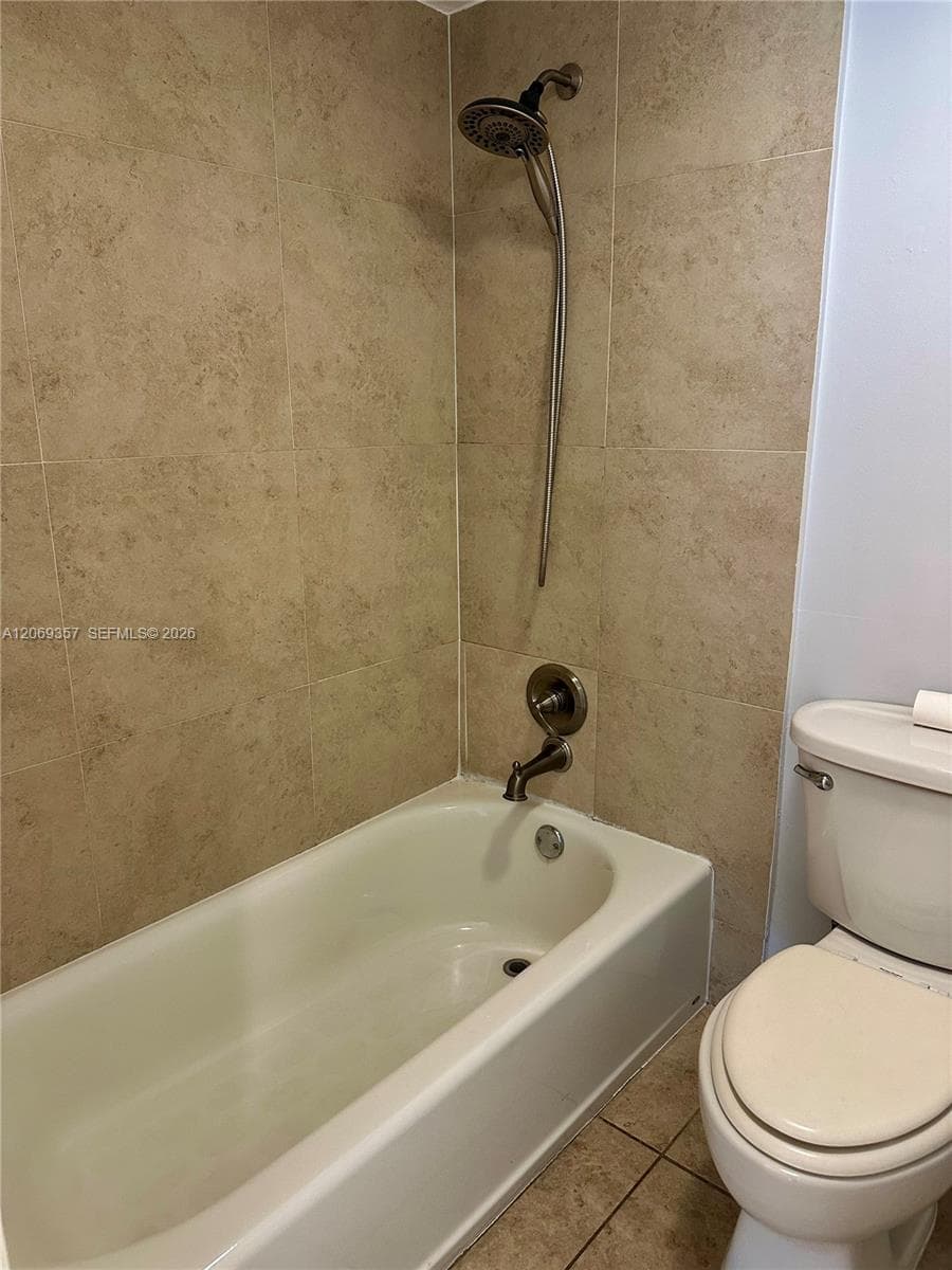 3401 N Country Club Dr EI-216 photo 19