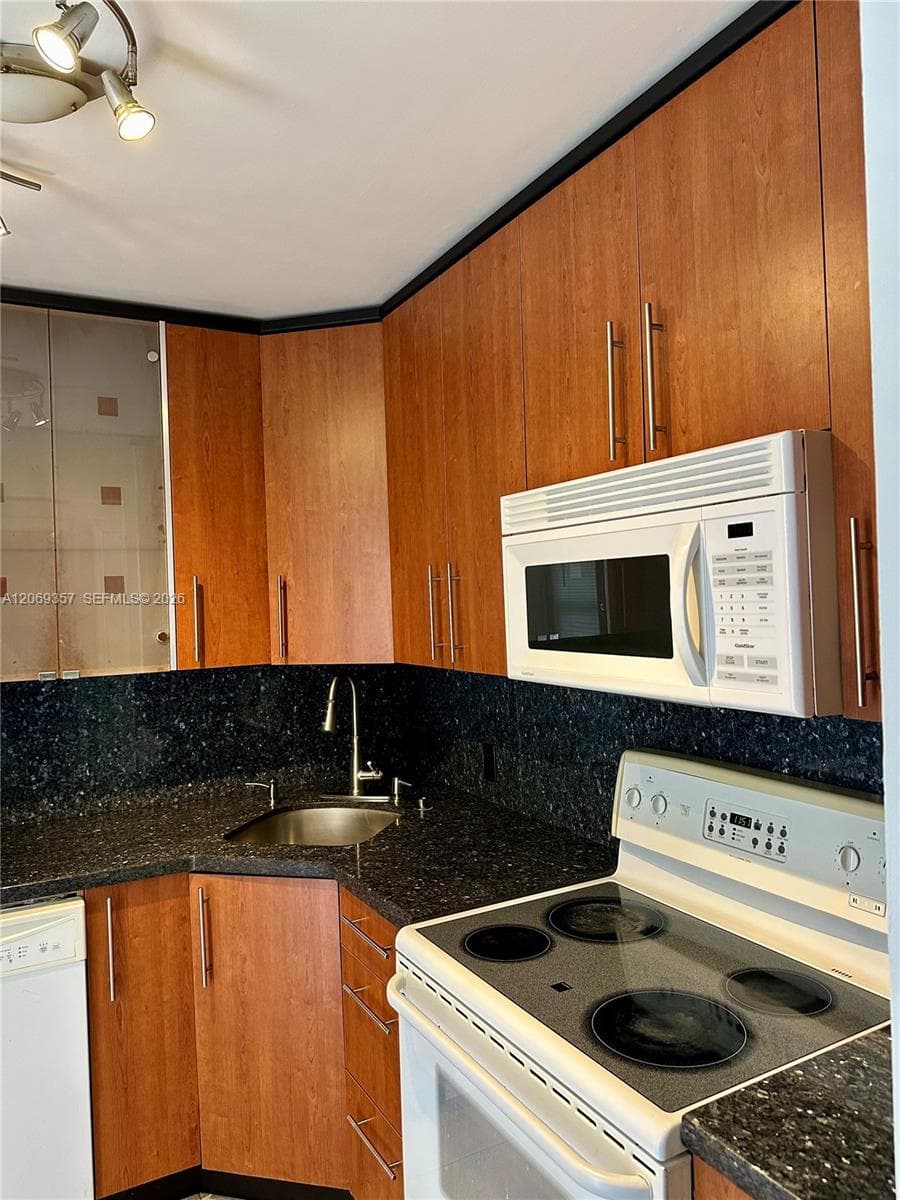 3401 N Country Club Dr EI-216 photo 8