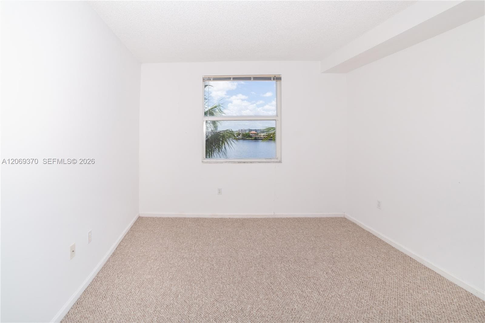 17100 N Bay Rd 1407 photo 13