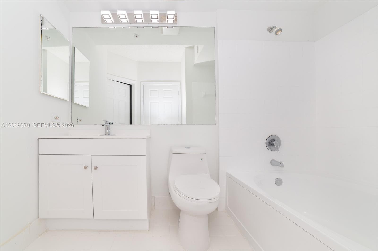 17100 N Bay Rd 1407 photo 16