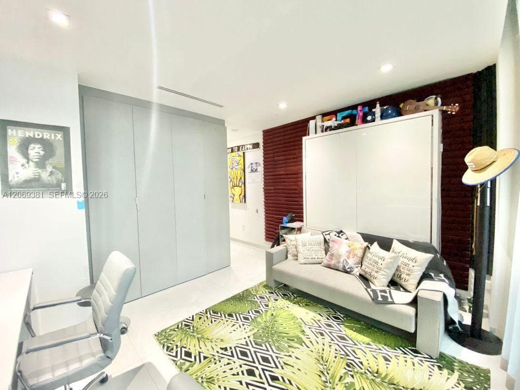 16901 Collins Ave 701 photo 23