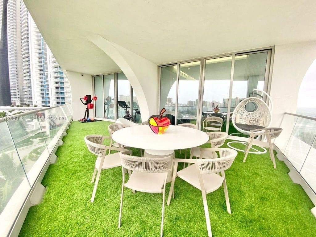 16901 Collins Ave 701 photo 18