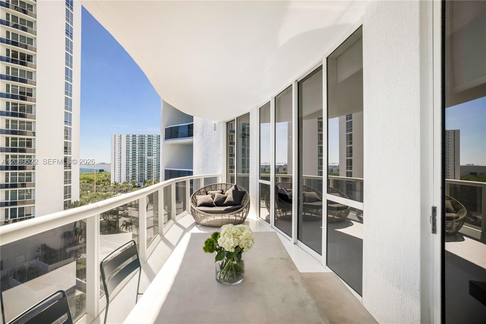 15901 Collins Ave 707 photo 2