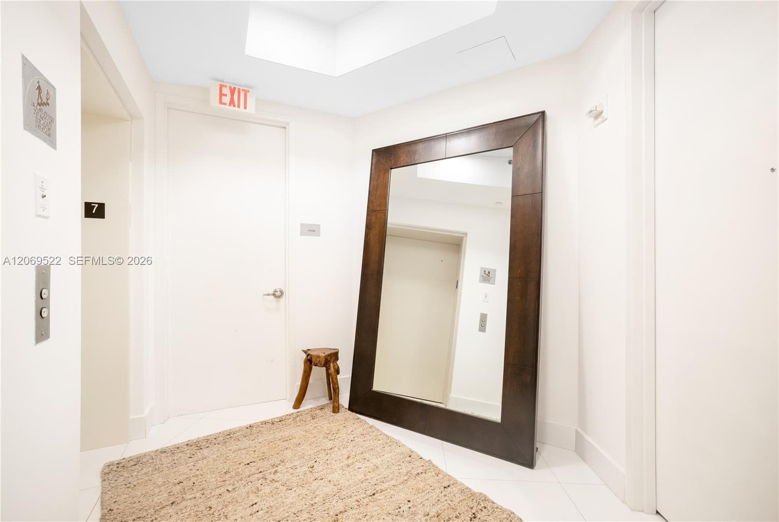 15901 Collins Ave 707 photo 3