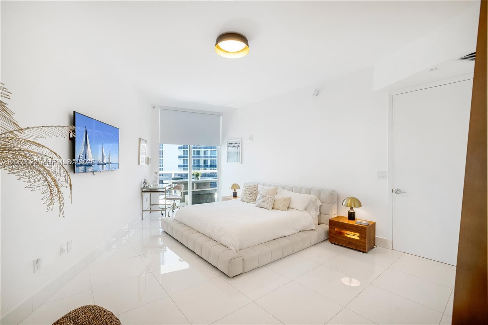 15901 Collins Ave 707 photo 14