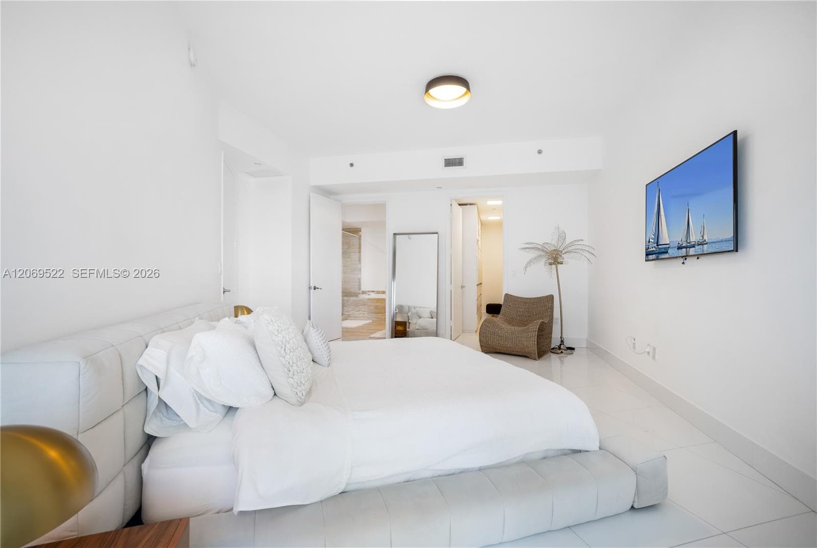 15901 Collins Ave 707 photo 15