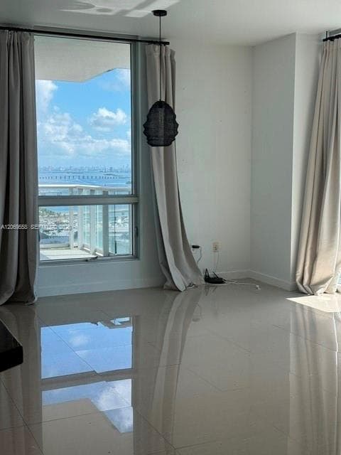 300 S Biscayne Blvd T-2416 photo 6