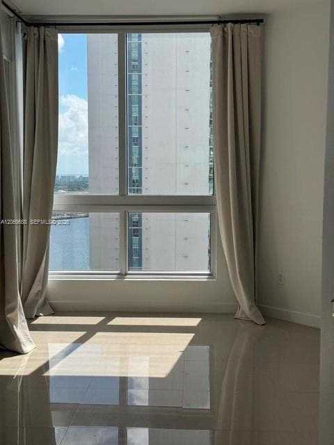 300 S Biscayne Blvd T-2416 photo 11