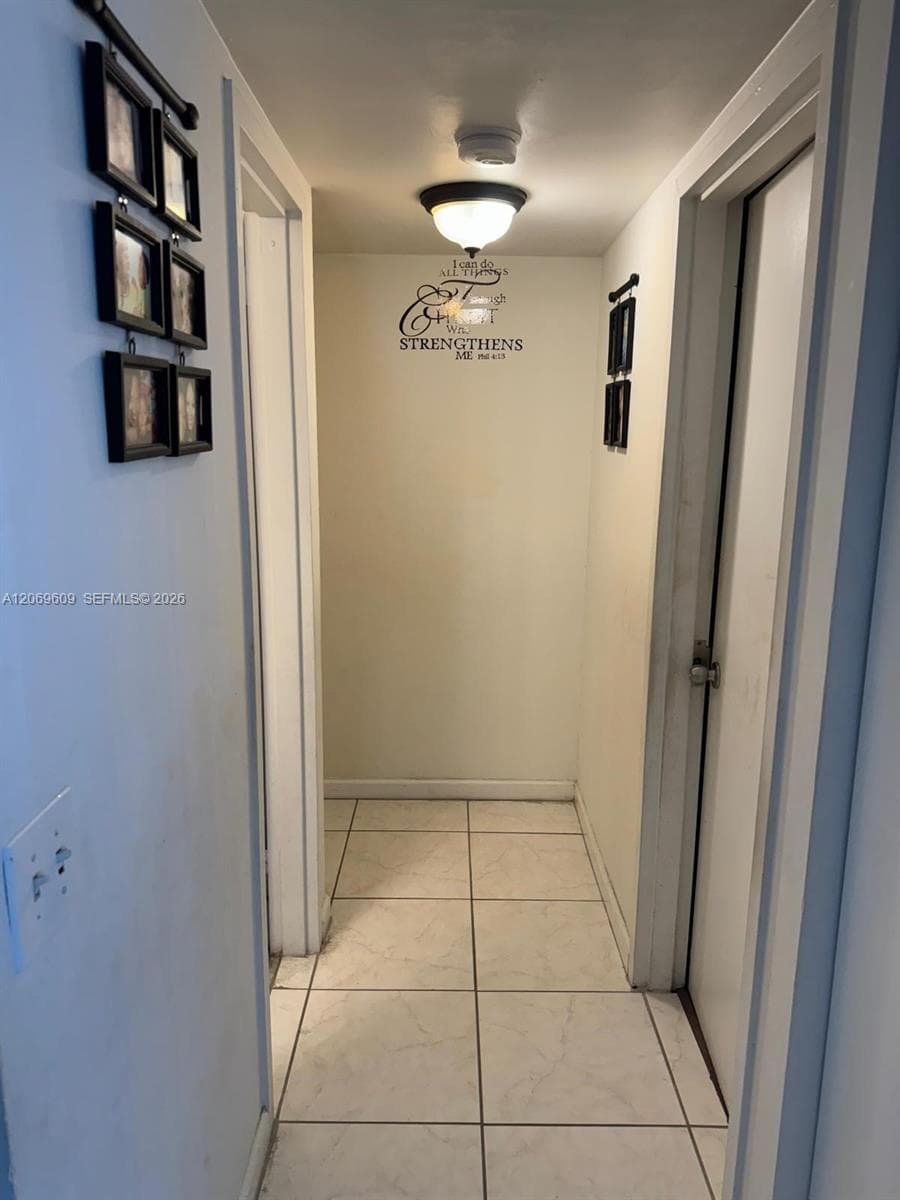 2020 NE 135th St 609 photo 14