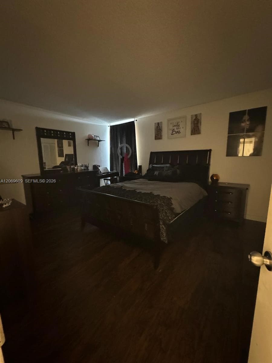 2020 NE 135th St 609 photo 18
