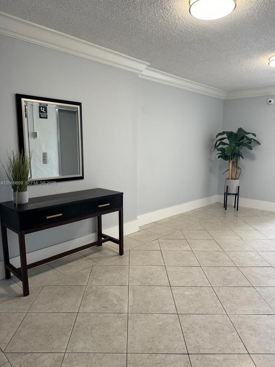 2020 NE 135th St 609 photo 11