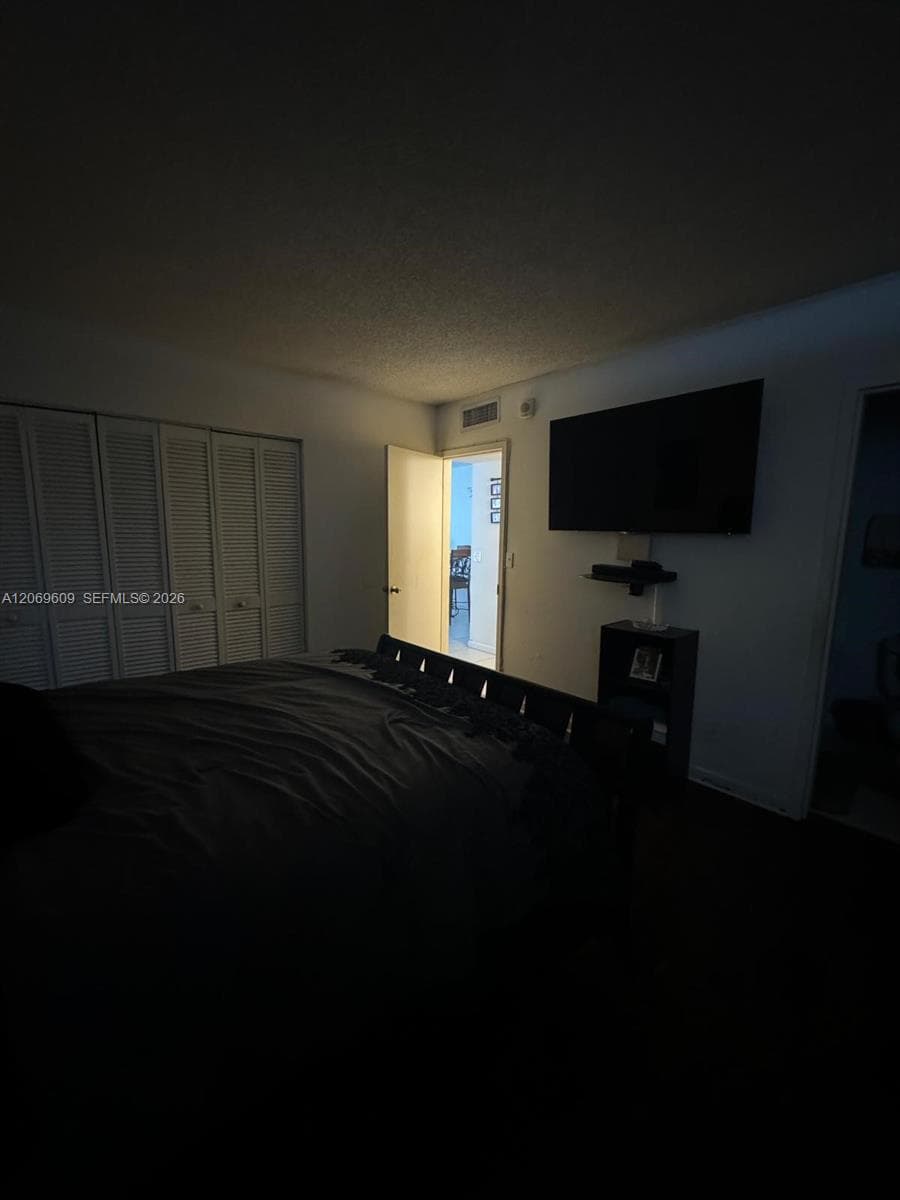 2020 NE 135th St 609 photo 21