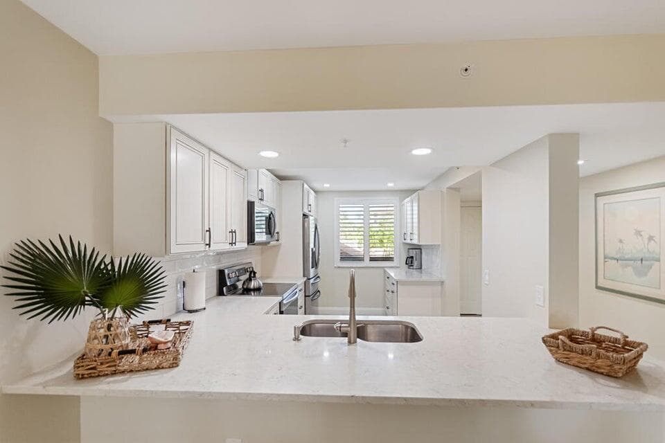 2101 Marina Isle Way 203 photo 2