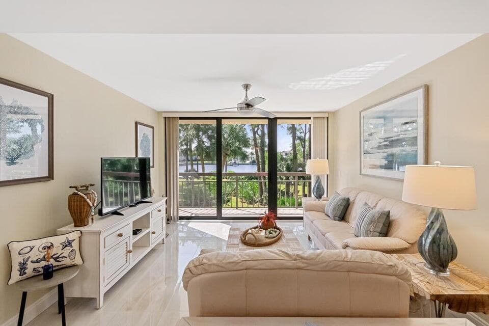 2101 Marina Isle Way 203 photo 9