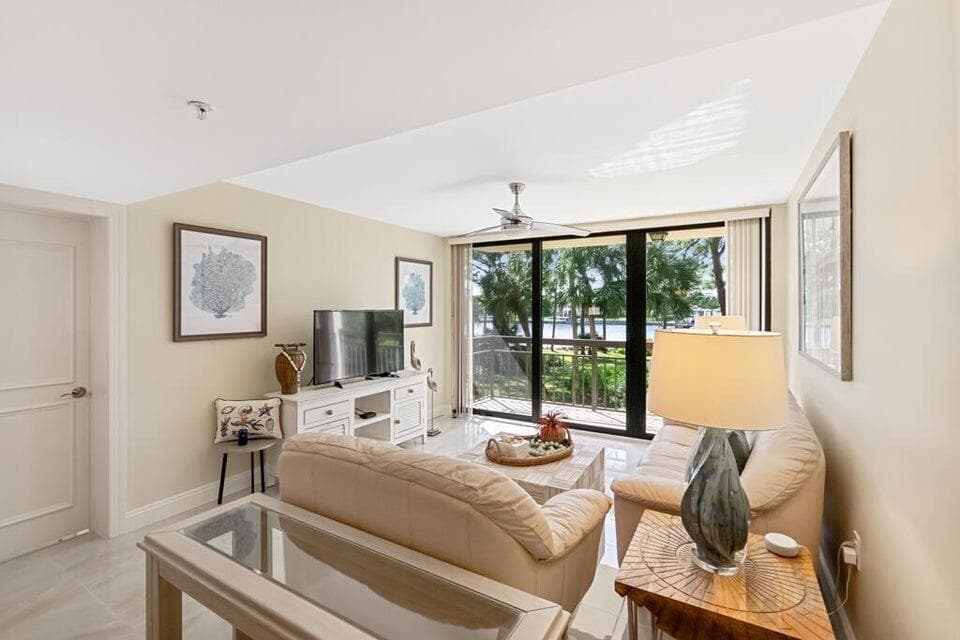 2101 Marina Isle Way 203 photo 8