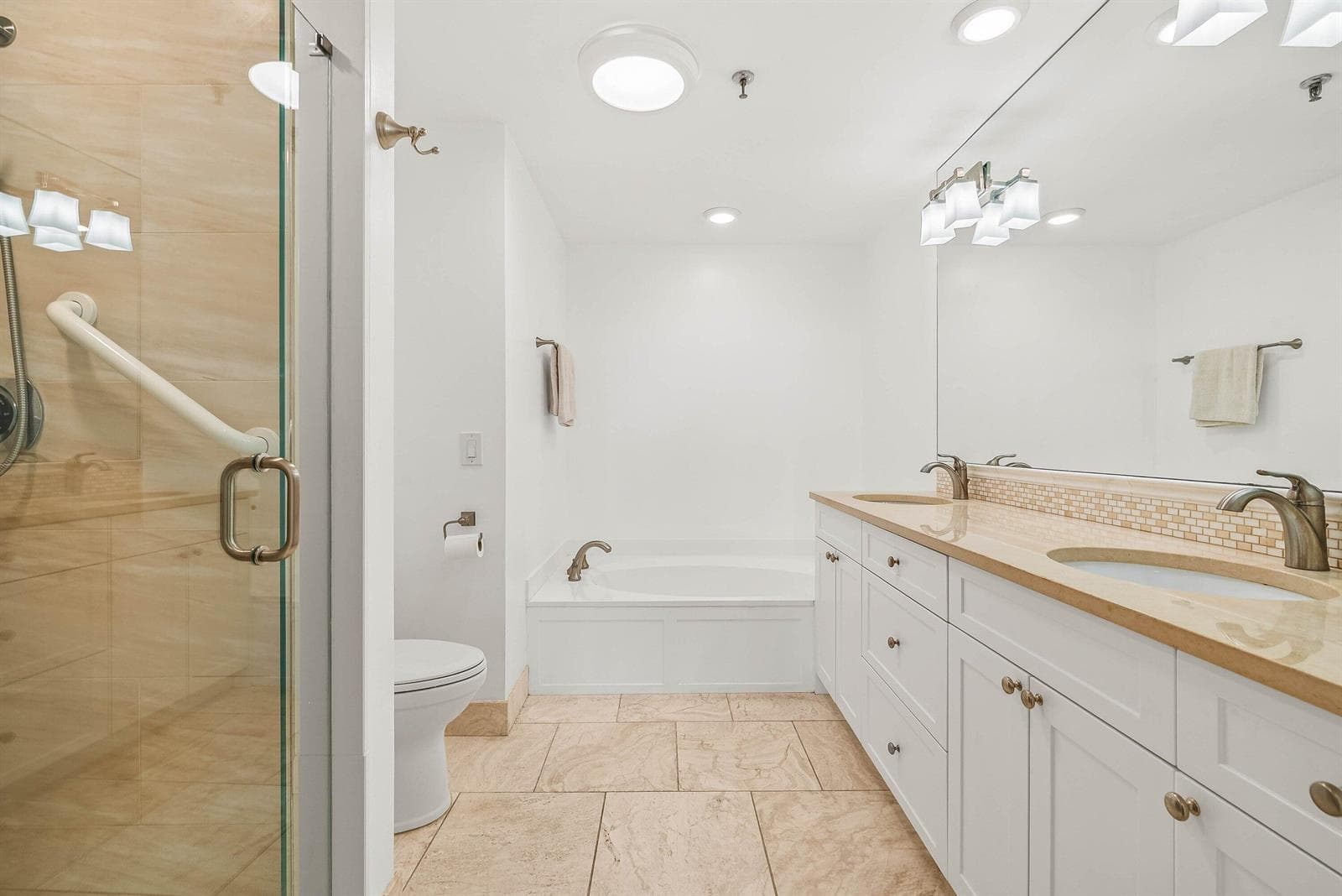 11370 Twelve Oaks Way 418 photo 15