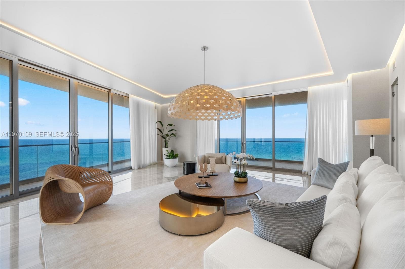 18975 Collins Ave 600 photo 2
