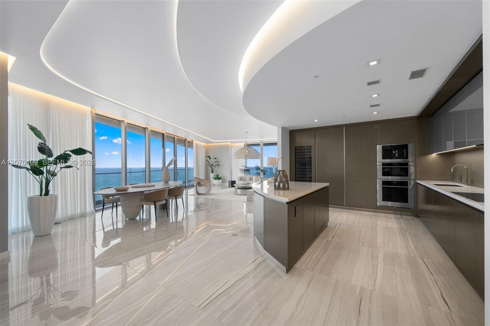 18975 Collins Ave 600 photo 5
