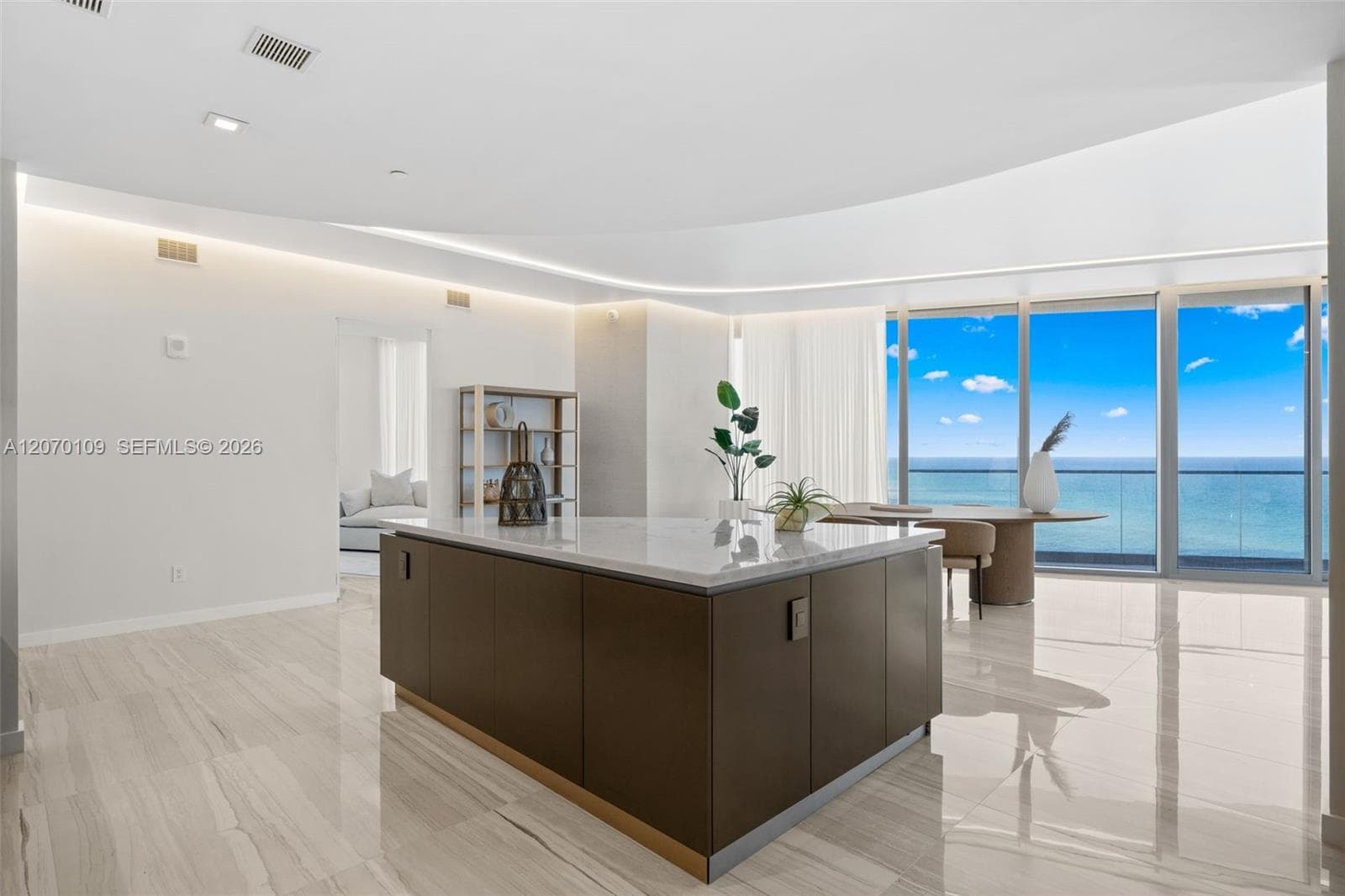 18975 Collins Ave 600 photo 8