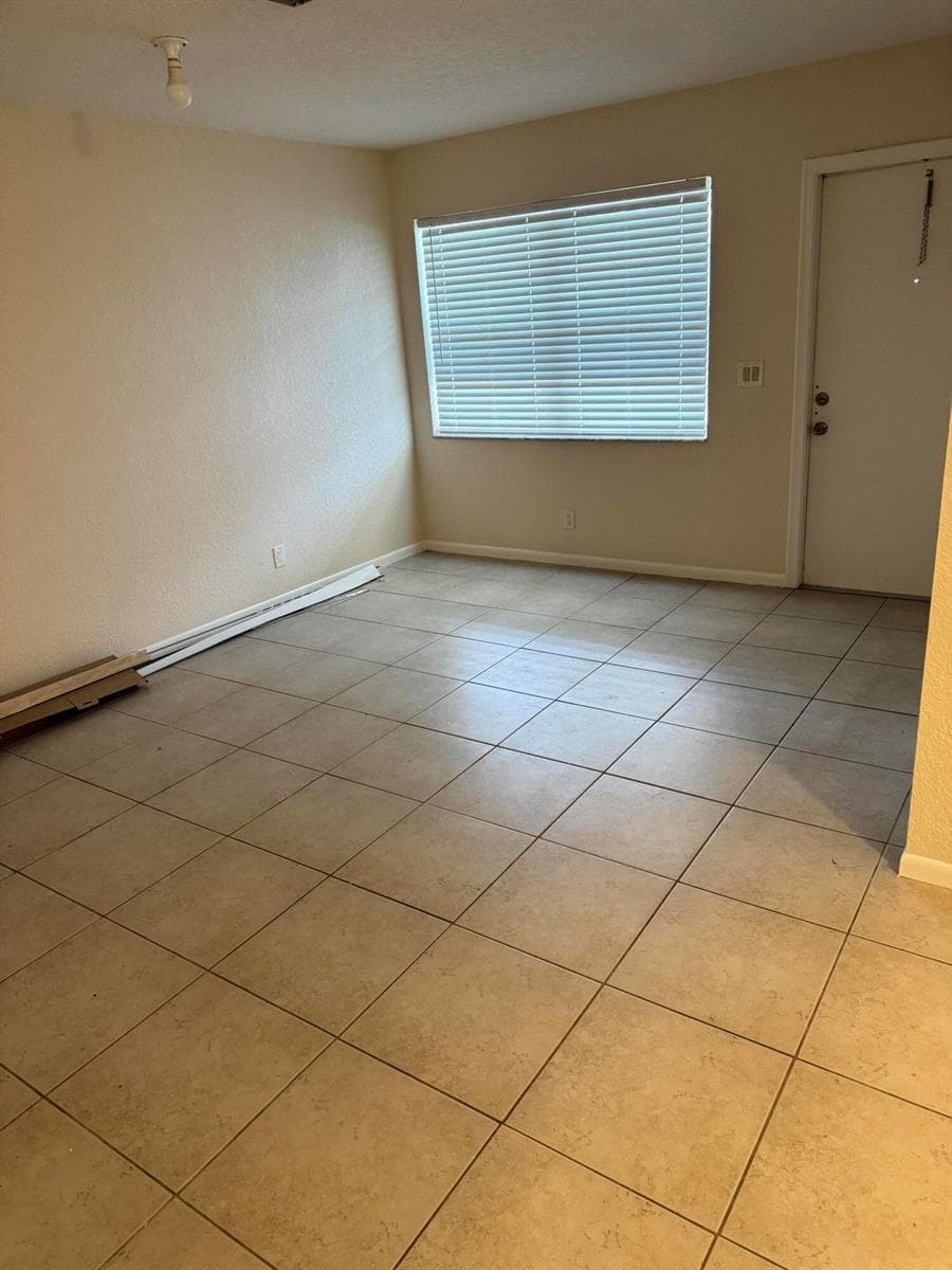 220 CROTON Avenue 210 photo 6