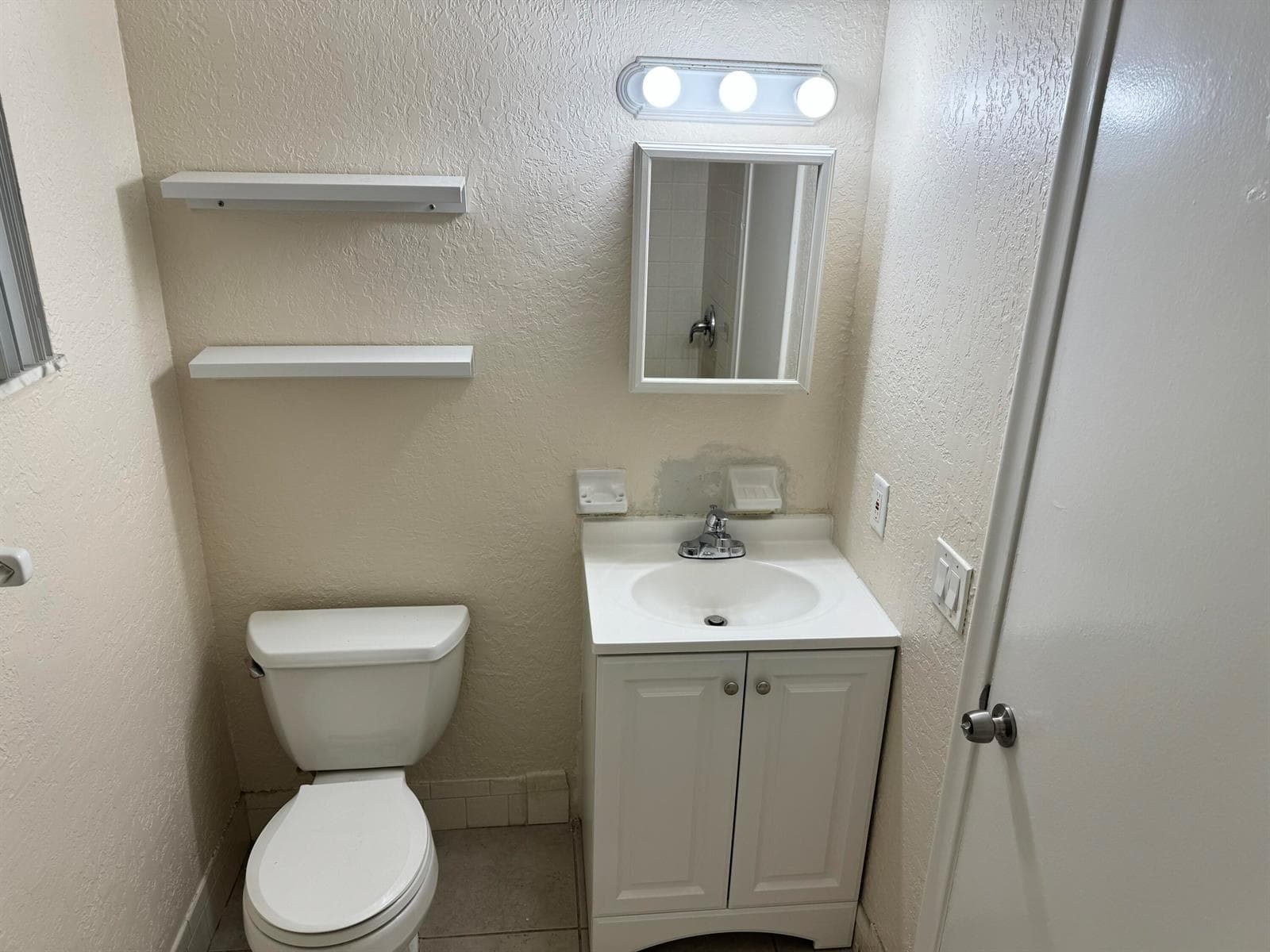 220 CROTON Avenue 210 photo 10
