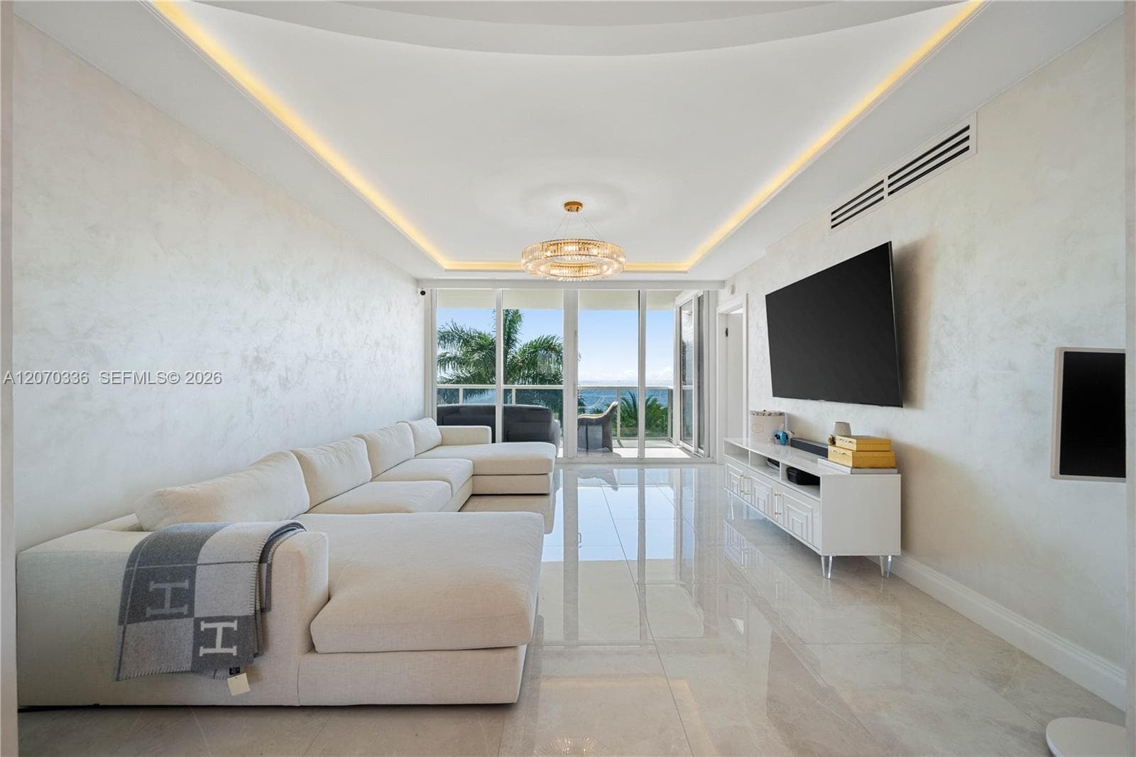 19111 Collins Ave 403 photo 3