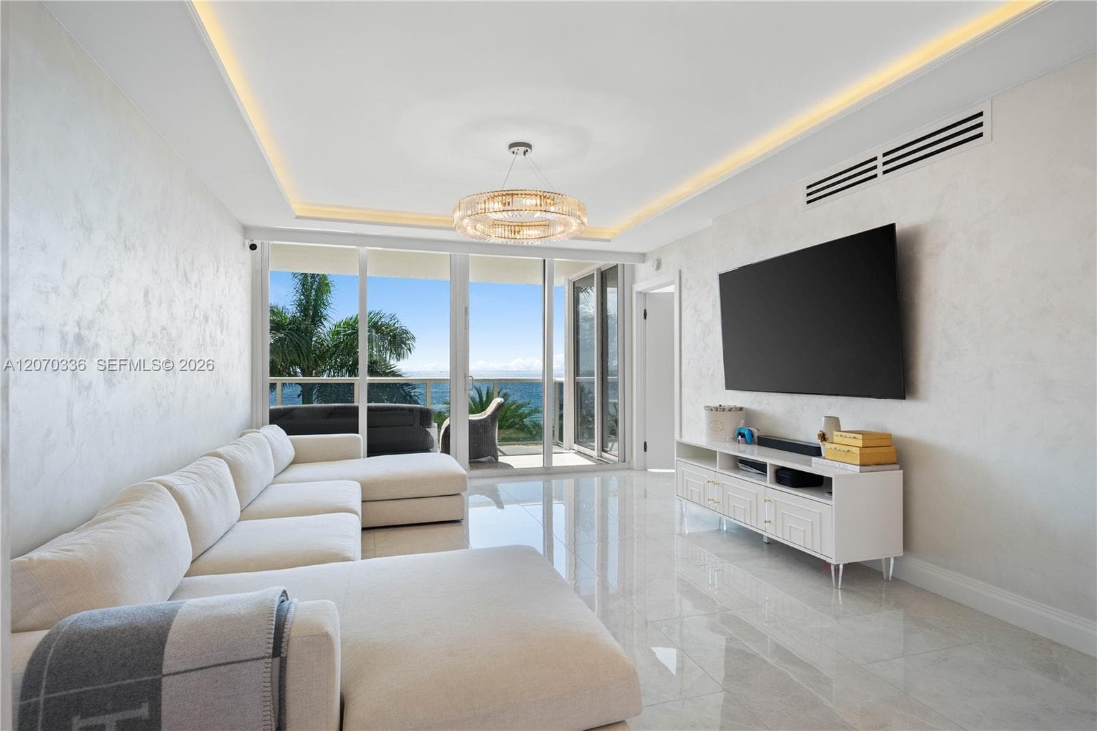 19111 Collins Ave 403 photo 4