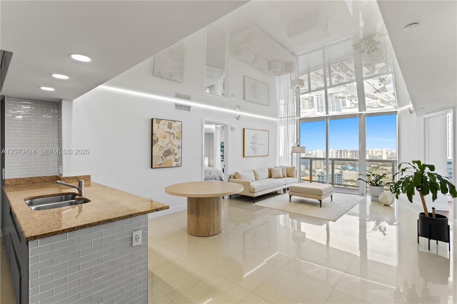 17201 Collins Ave 3502 photo 3