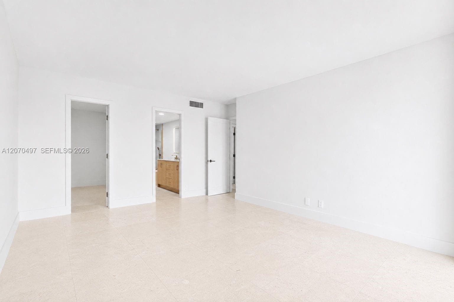 100 Bayview Dr 1626 photo 18