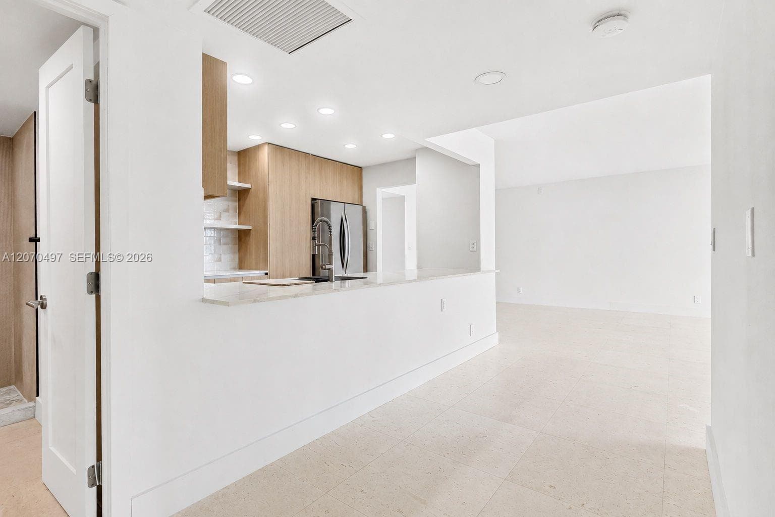 100 Bayview Dr 1626 photo 11