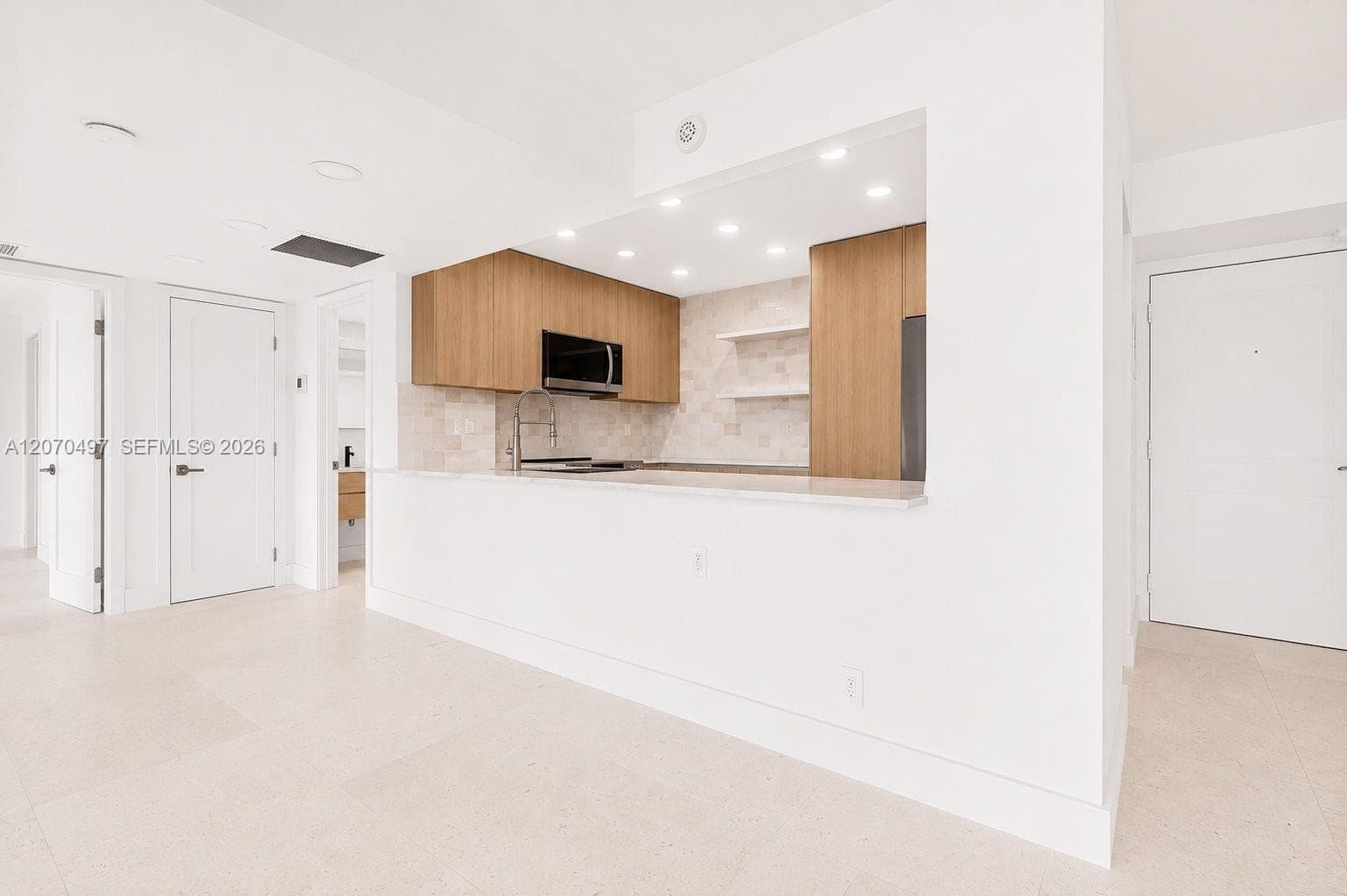 100 Bayview Dr 1626 photo 8