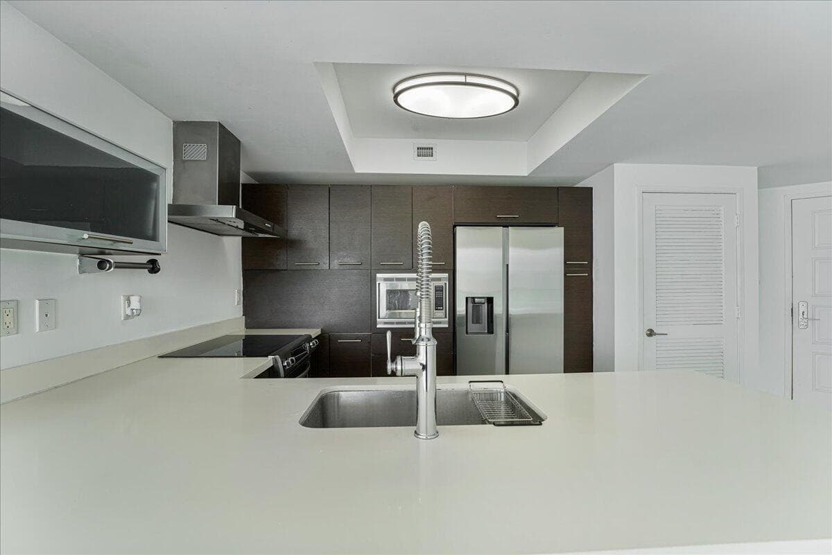200 SUNNY ISLES Boulevard 2-1701 photo 6