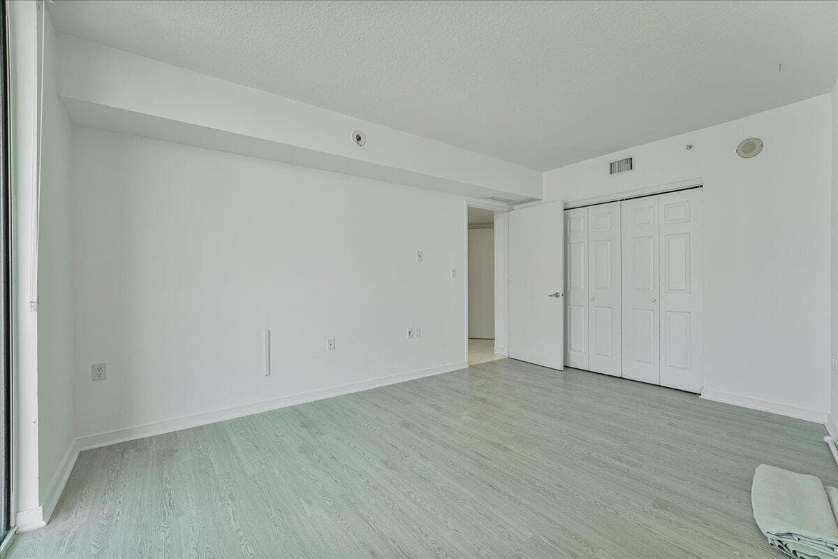 200 SUNNY ISLES Boulevard 2-1701 photo 22