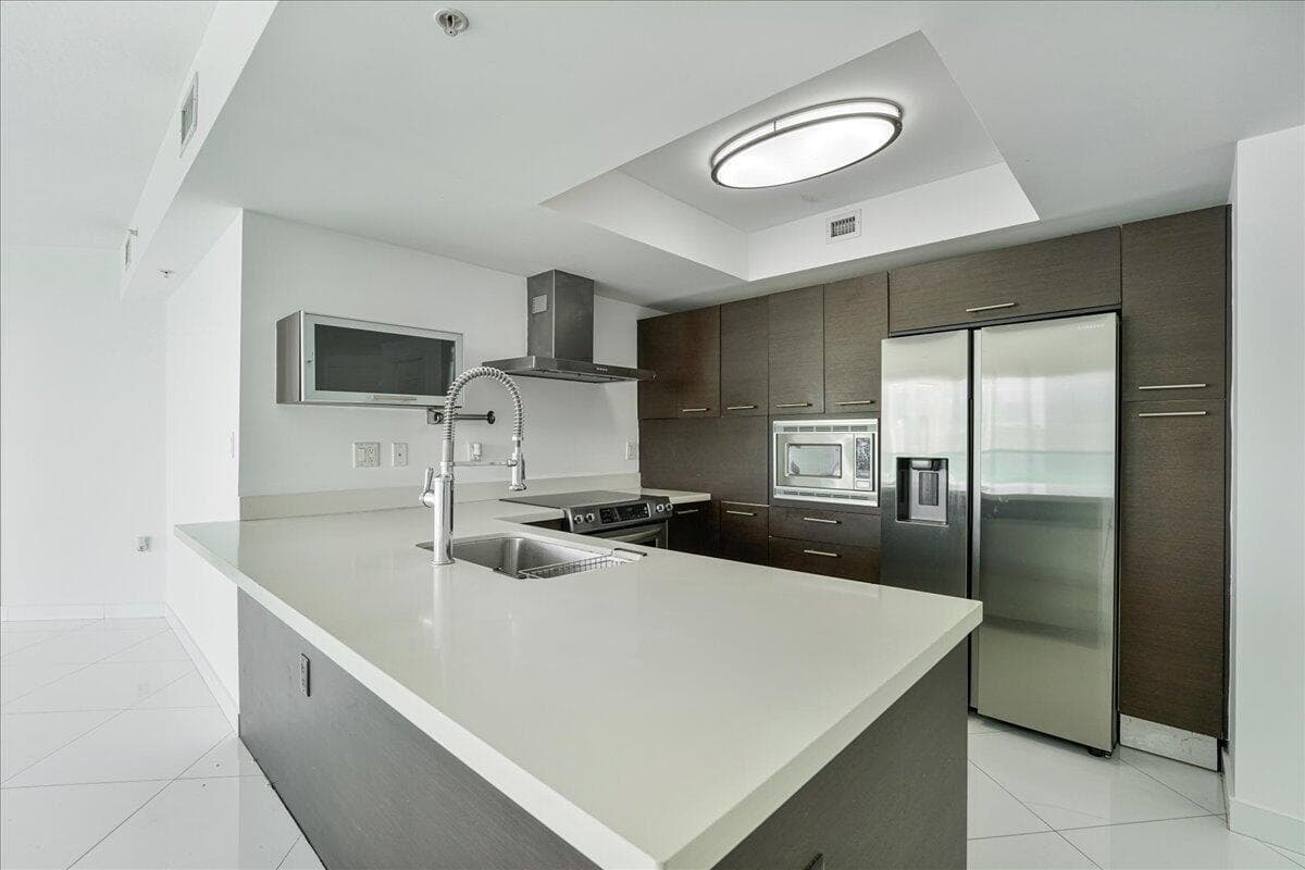 200 SUNNY ISLES Boulevard 2-1701 photo 3