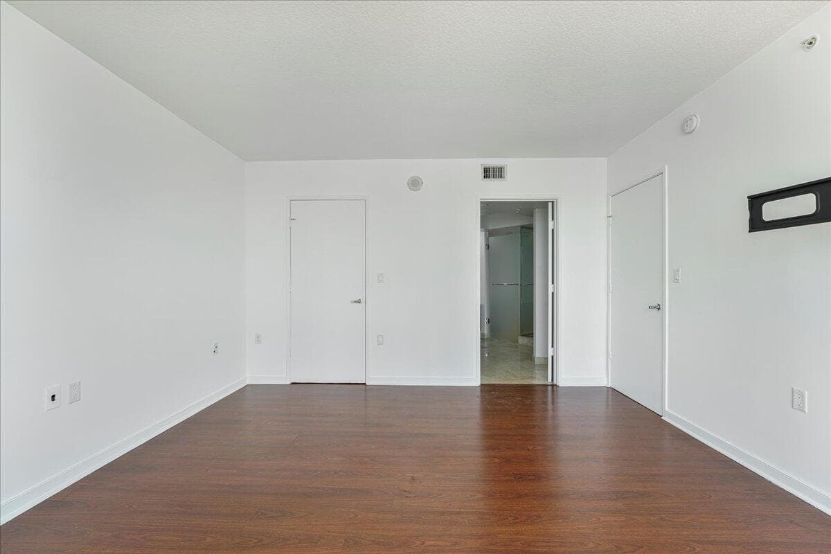200 SUNNY ISLES Boulevard 2-1701 photo 19