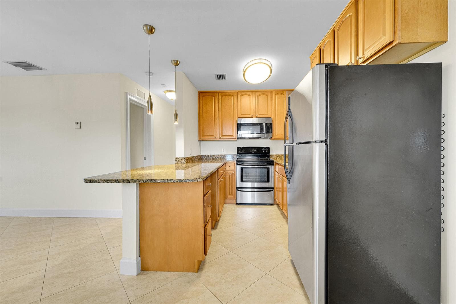 410 SW 15TH Street 202 photo 6
