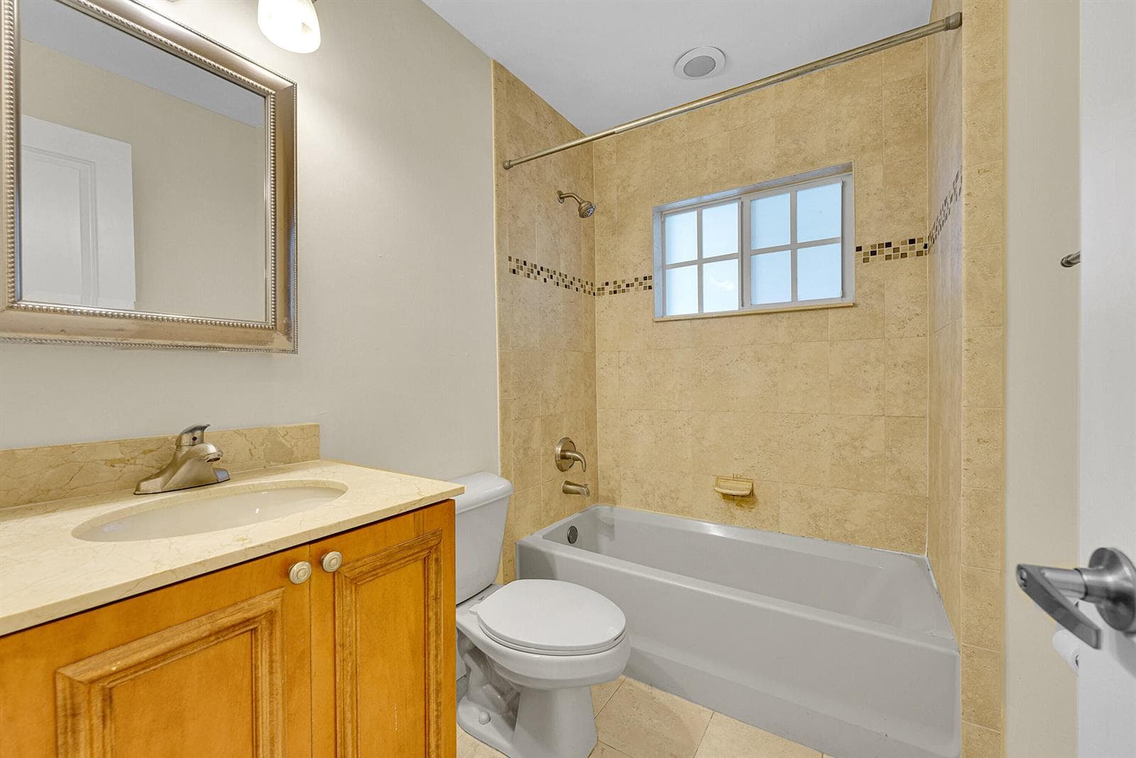 410 SW 15TH Street 202 photo 9