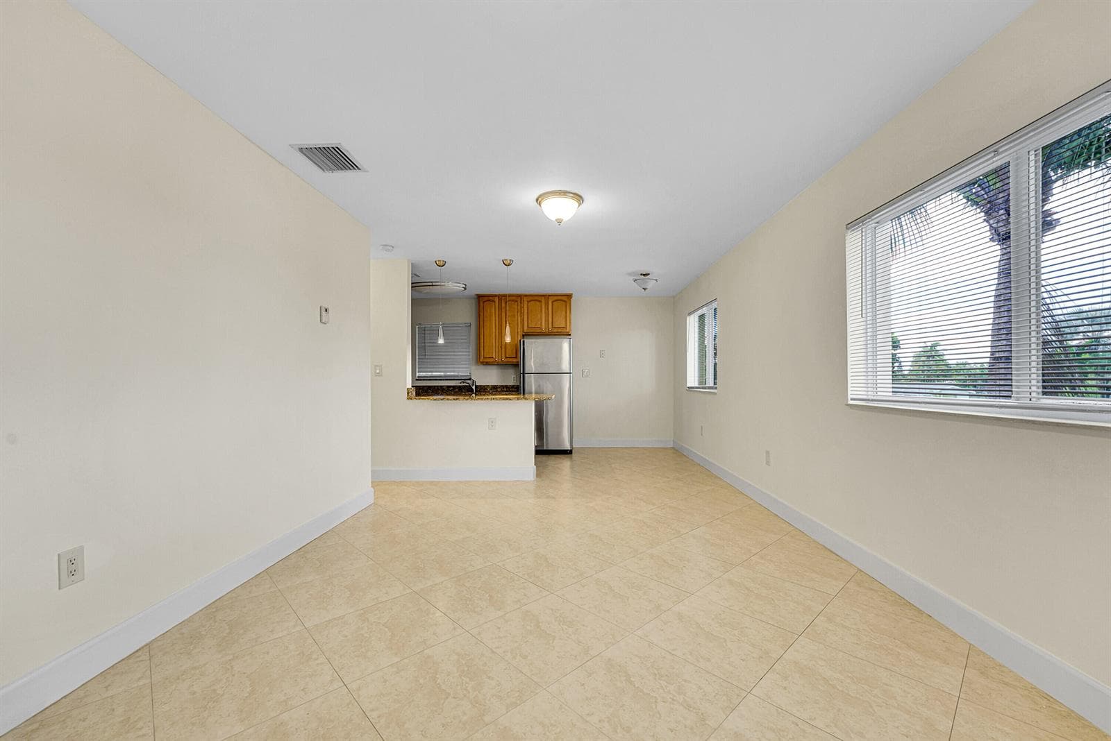 410 SW 15TH Street 202 photo 4