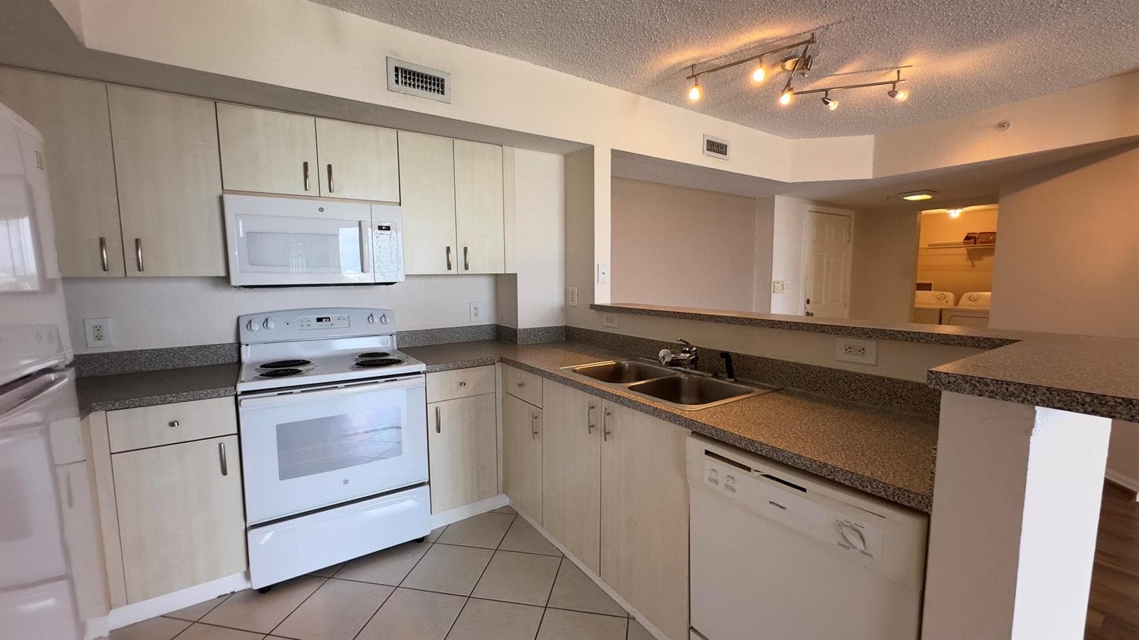 1801 N FLAGLER Drive 630 photo 2