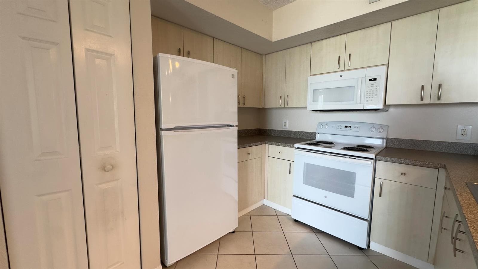 1801 N FLAGLER Drive 630 photo 3