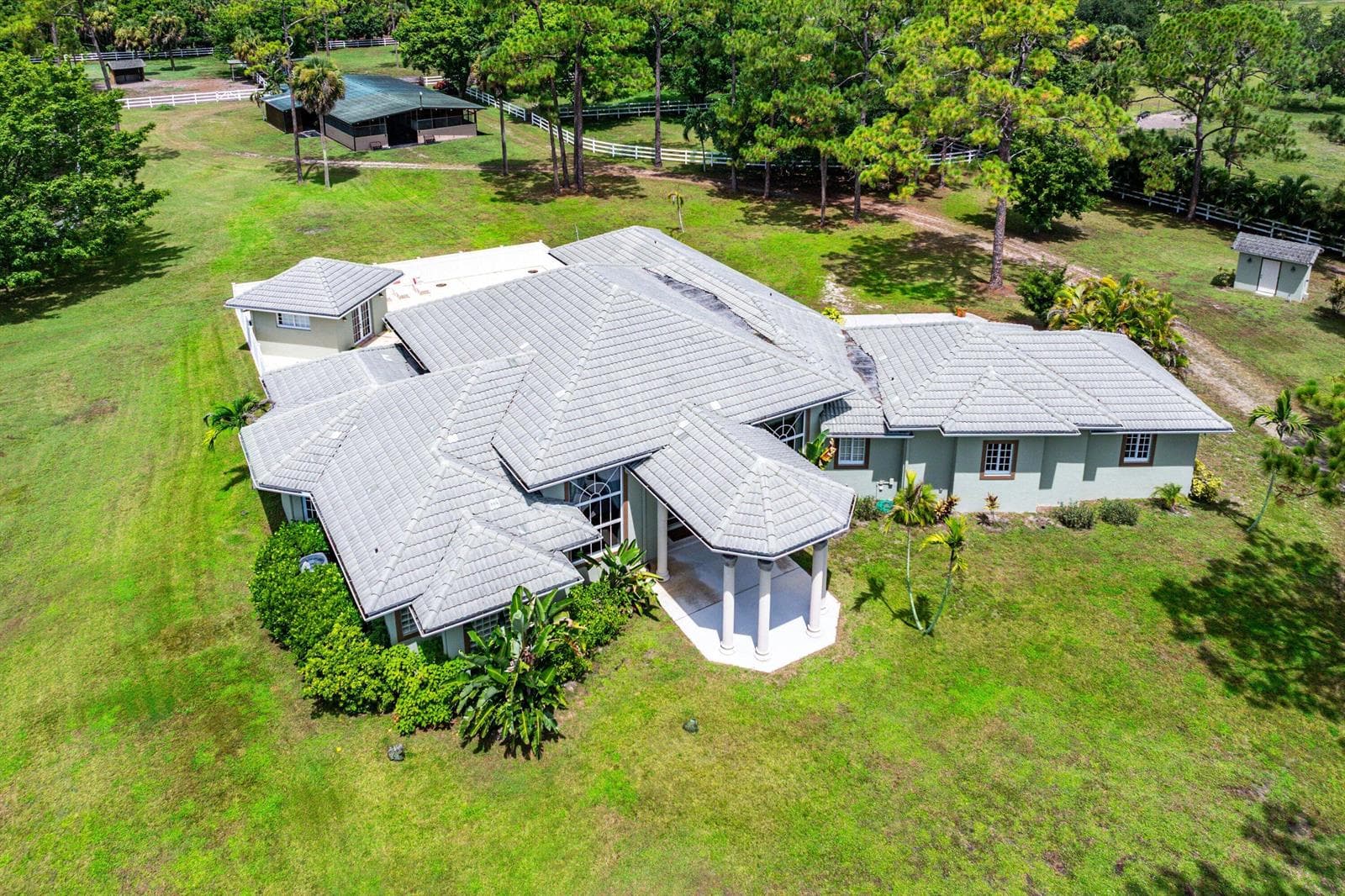 2749 A Road photo 4
