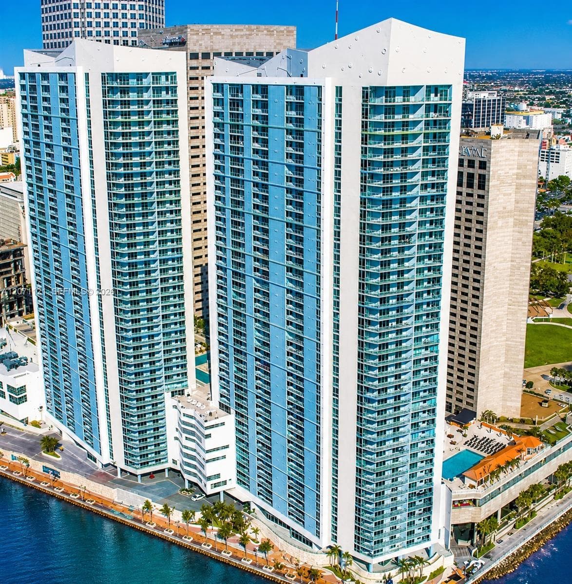 335 S Biscayne Blvd 1500 photo 1