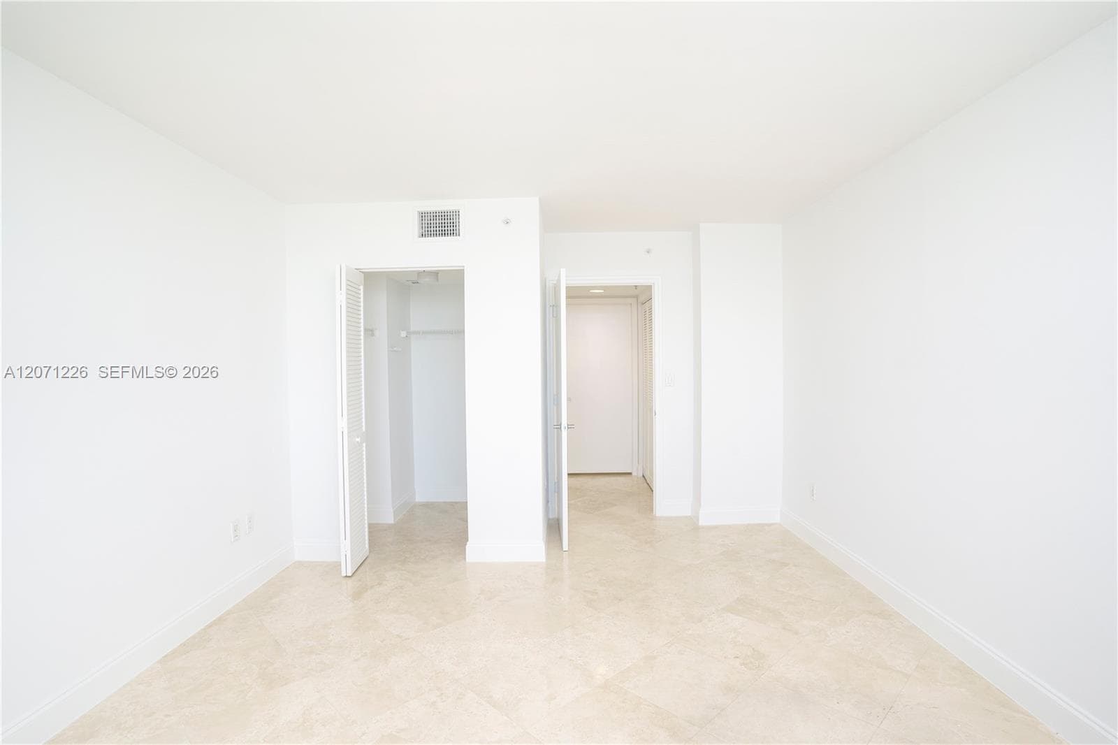 90 Alton Rd 2204 photo 16