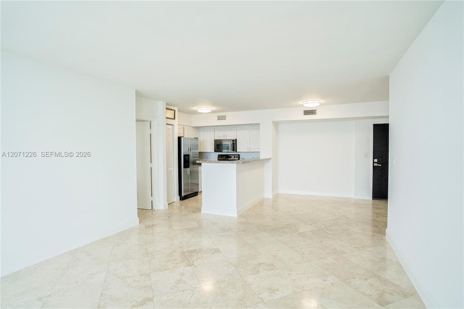 90 Alton Rd 2204 photo 5