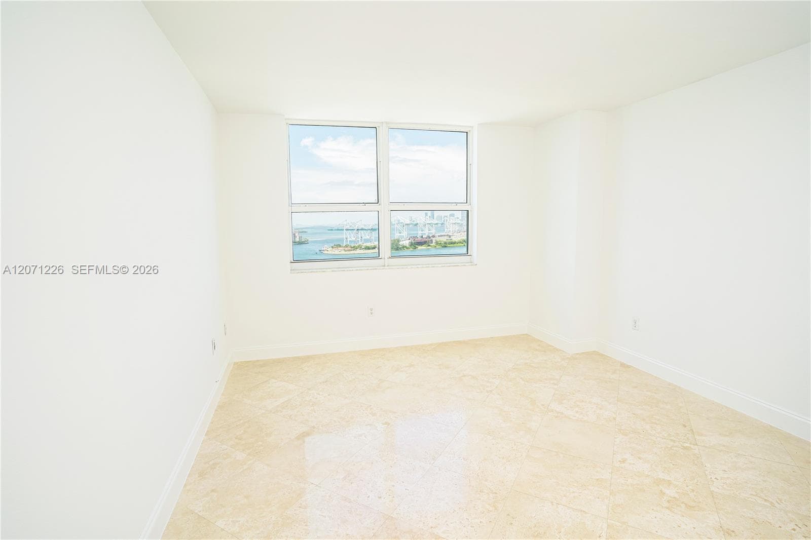 90 Alton Rd 2204 photo 10